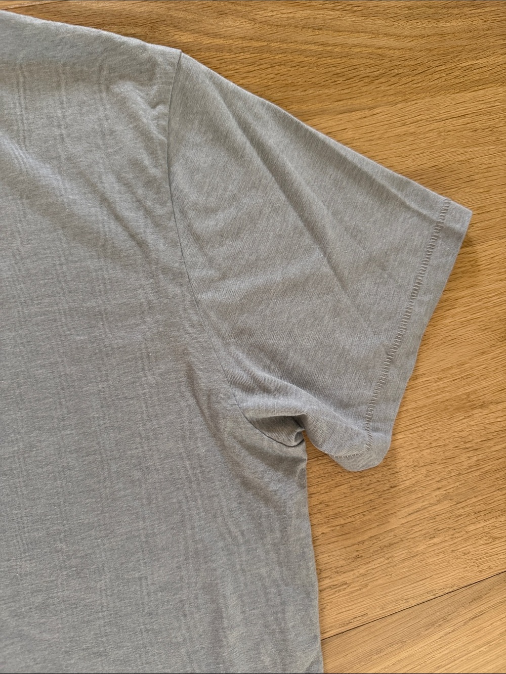 Men's Light Gray Short-Sleeve Crewneck T-Shirt Sz XL - Picture 10 of 11